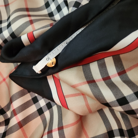 Burberry Checkered Scarf with Black Accents Prorsum London Designer Plaid - Picture 11 of 12